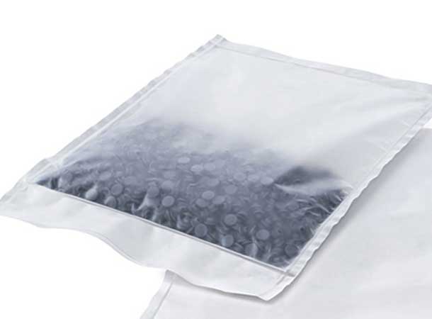 HDPE與杜邦? Tyvek? 材料的組合使產(chǎn)品能夠使用通過(guò)包裝材料表面的水蒸氣進(jìn)行消毒。