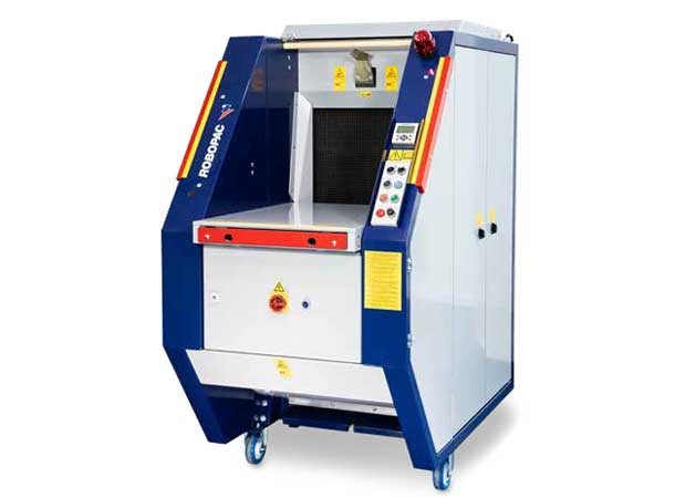 在可持續(xù)性和循環(huán)經(jīng)濟的背景下，ReCYCLE 這是一種用于壓縮纏繞打包廢物的機器。