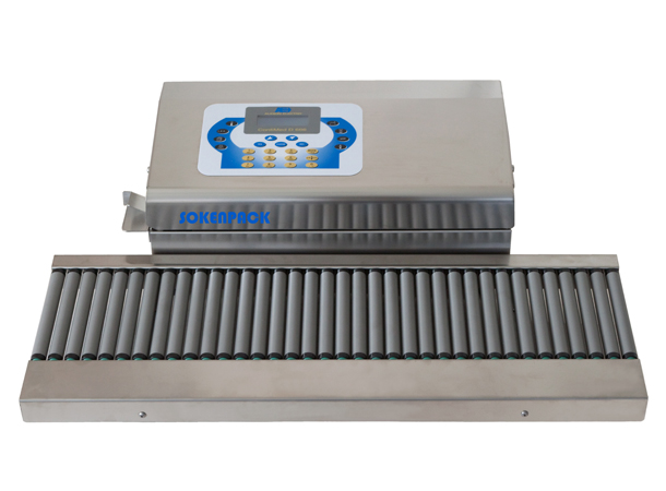 先進(jìn)的可驗(yàn)證的醫(yī)用連續(xù)式封口機(jī)，配有集成 9 點(diǎn)陣打印機(jī)。