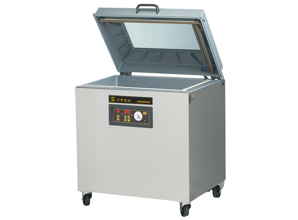 XL 落地式真空室封口機(jī)，配有鋁制深室、帶監(jiān)控視窗的蓋子和多個密封棒配置